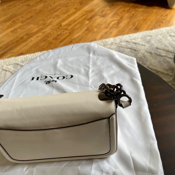 Coach white shoulder/ crossbody bag. - Picture 2 of 2